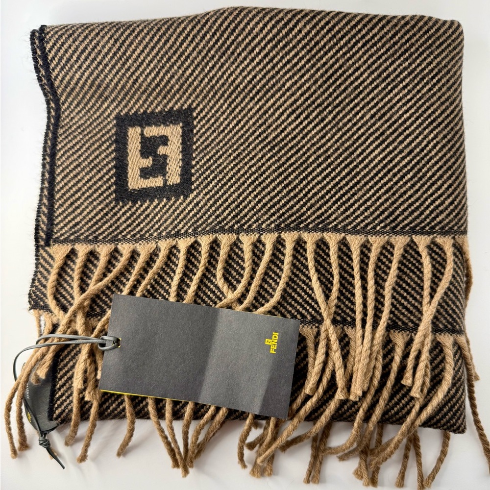 NWT Fendi wool scarf
